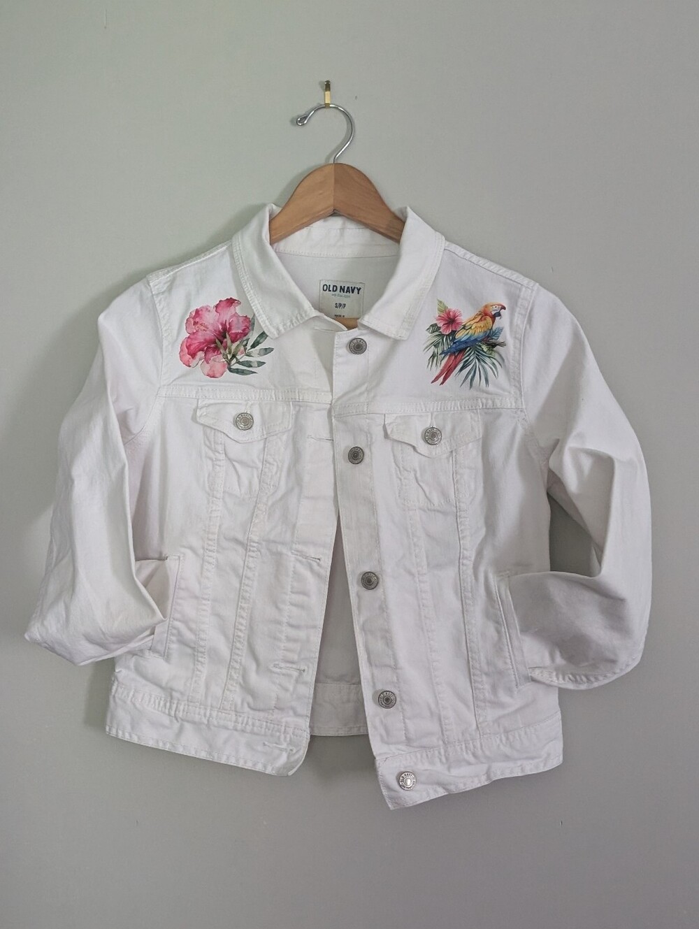 UpCycled Old Navy | Women's Small | Parrot 🦜and Hibiscus 🌺 Jean Jacket | White - Picture 8 of 11